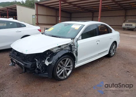 2019 Volkswagen Passat 2.0T Se R-Line z USA, uszkodzony, nr VIN 1VWMA7A34KC010044